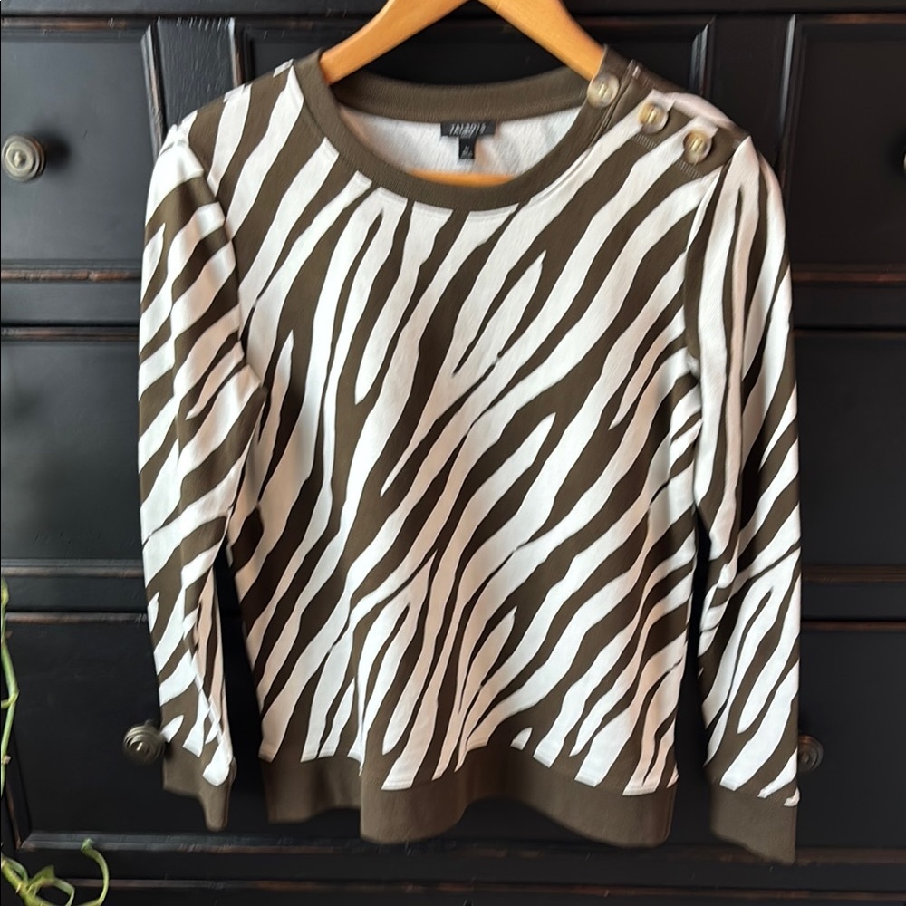 NWOT Talbots, Small Petite, Deep Moss/Cream ‘Striking Zebra’ Crewneck Sweatshirt